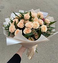 Букет Кремовые розы Латте в Беседино