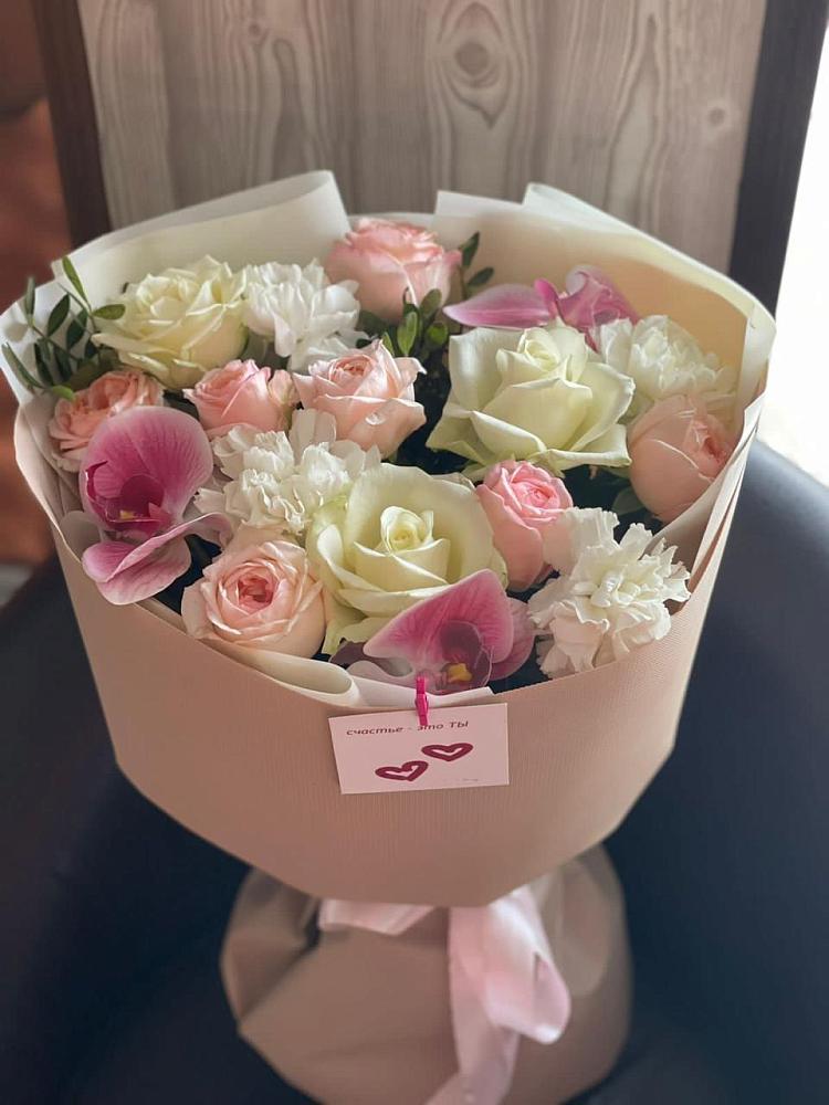 Букет цветов из: Орхидеи, Розы и Гвоздики в Беседино