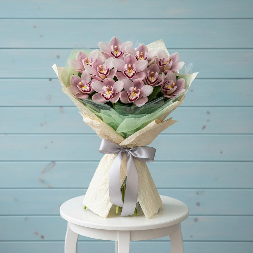 Букет цветов из: Орхидеи и Розы в Беседино