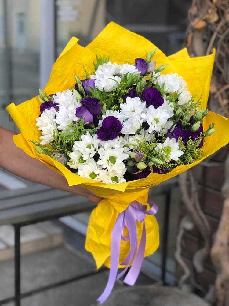 Букет цветов из: Ирисы, Хризантемы и Ромашки в Беседино