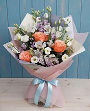 Букет цветов из:  Лизиантусы, Розы, Альстромерии и Гипсофила в Беседино