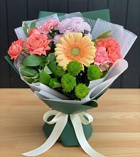 Букет цветов из:  Гвоздики, Розы, Герберы и Хризантемы #REPLACE_PRED# Беседино