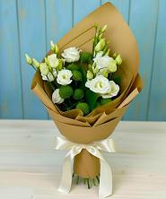 Букет цветов из:  Хризантемы и Лизиантусы в Беседино