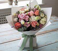 Букет цветов из:  Розы, Лизиантусы и Гвоздики в Беседино