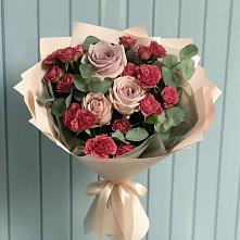 Букет цветов из:  Гвоздики и Розы в Беседино