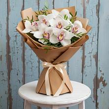 Букет цветов из:  Орхидеи и Розы в Беседино